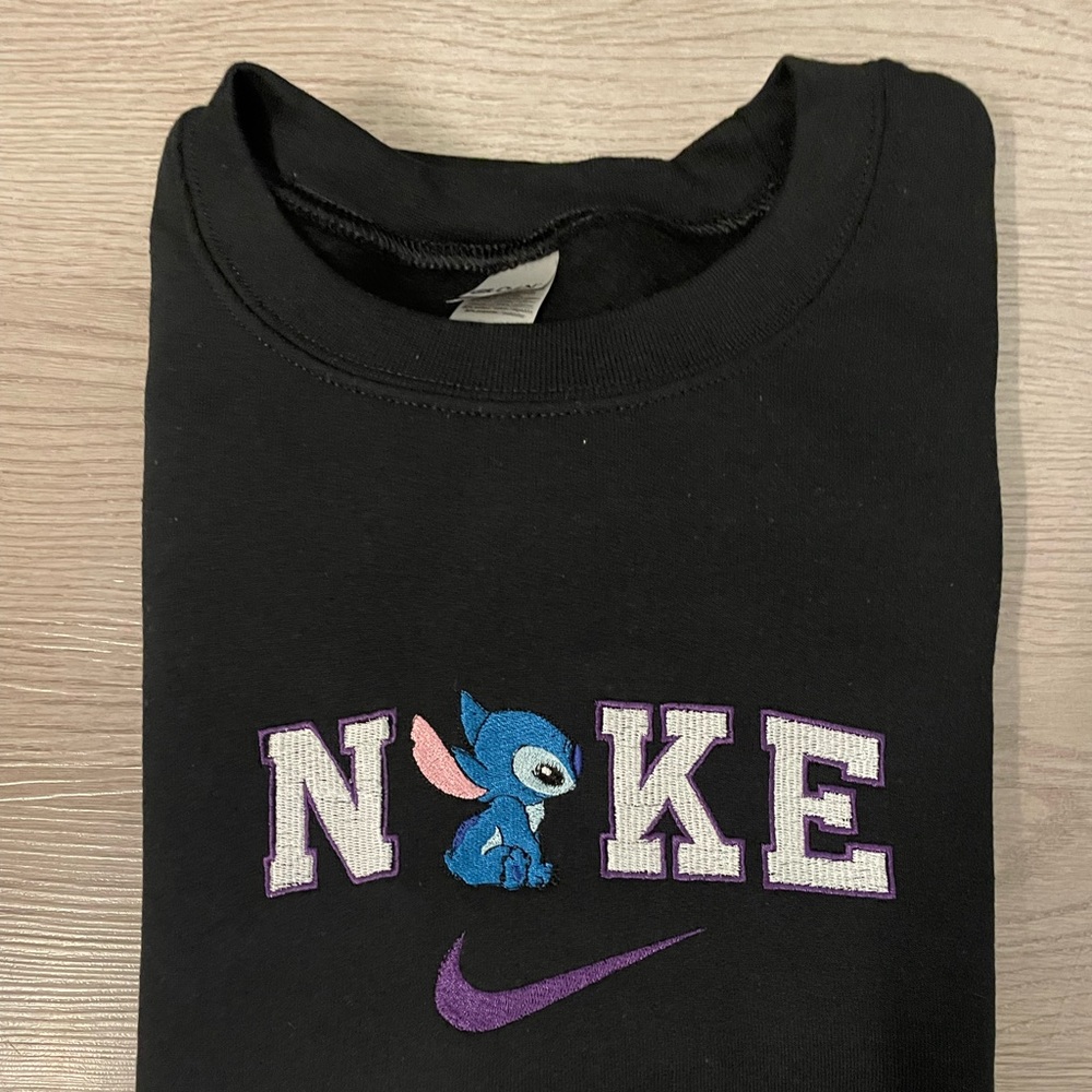 Nike stitch black sweatshirt